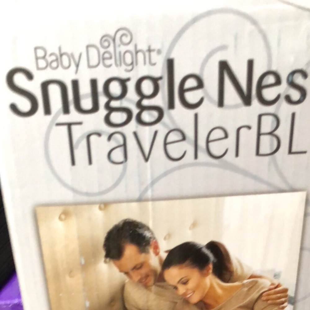 Snuggle Nest traveler